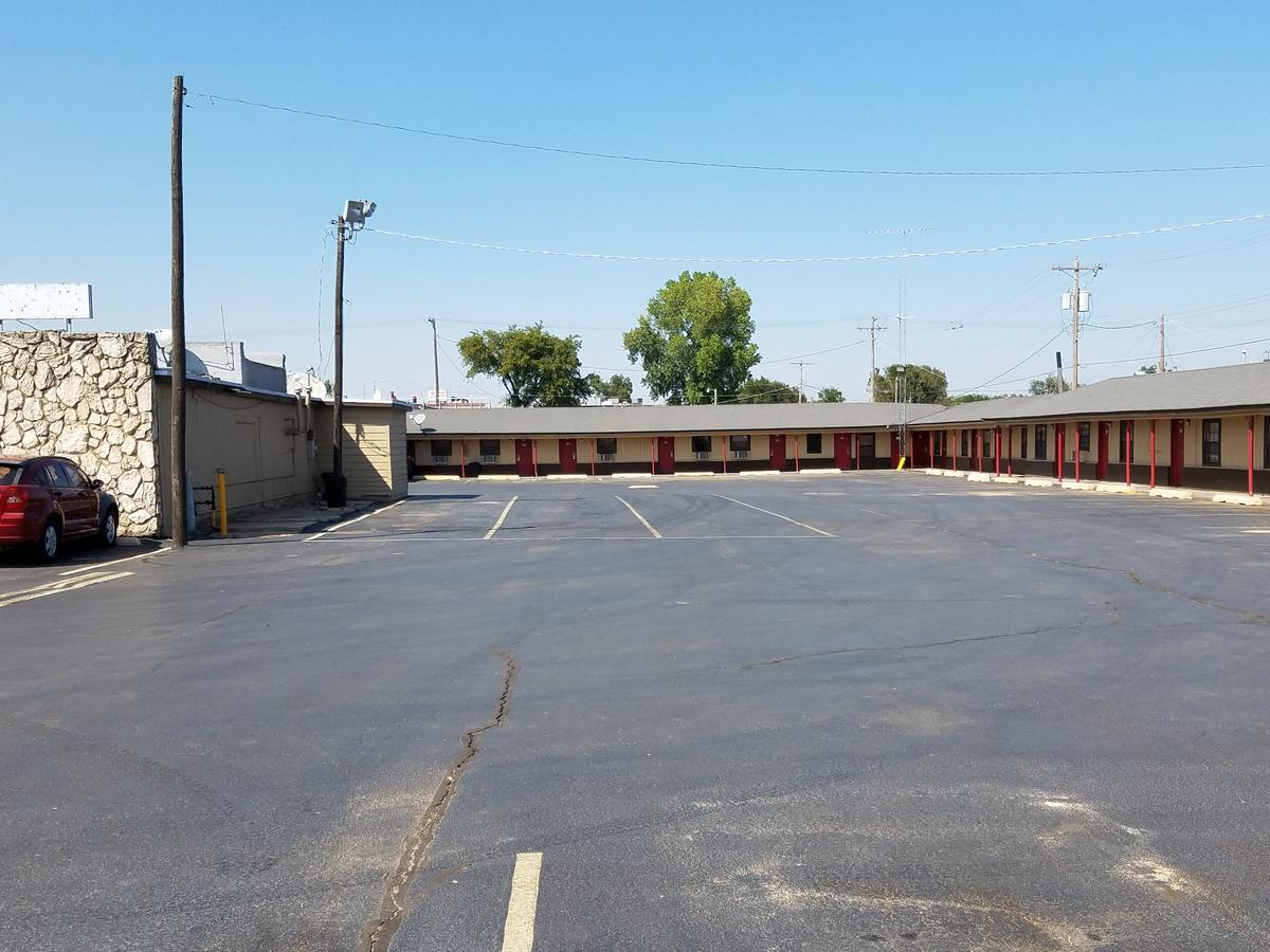 Budget Inn Chickasha Exterior photo